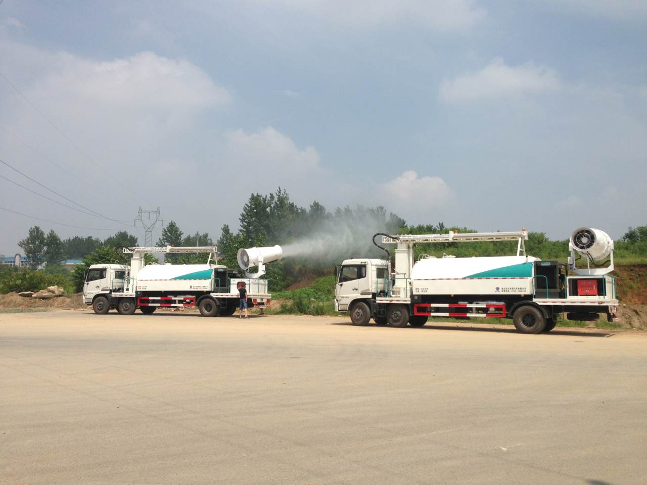 東風(fēng)天錦前四后四抑塵噴灑車400-926-2926 東風(fēng)天錦前四后四抑塵噴灑車400-926-2926