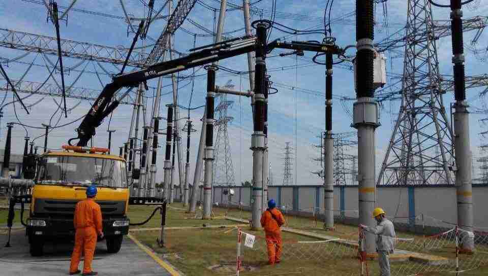 海沃帶電作業(yè)車正在作業(yè)400-926-2926 海沃帶電作業(yè)車正在作業(yè)400-926-2926