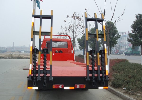 雙橋平板運(yùn)輸車 雙橋平板運(yùn)輸車