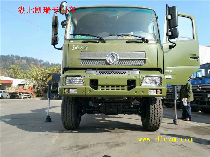 東風天錦六驅隨車起重沙漠車 東風天錦六驅隨車起重沙漠車