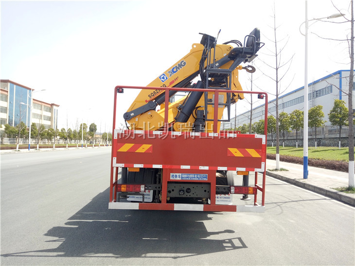 重汽四軸計量檢衡車徐工8噸折臂吊機 重汽四軸計量檢衡車徐工8噸折臂吊機