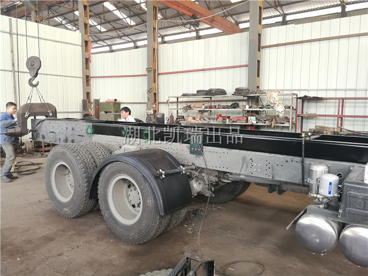 重汽T5G底盤加固冷鉚工藝施工 重汽T5G底盤加固冷鉚工藝施工