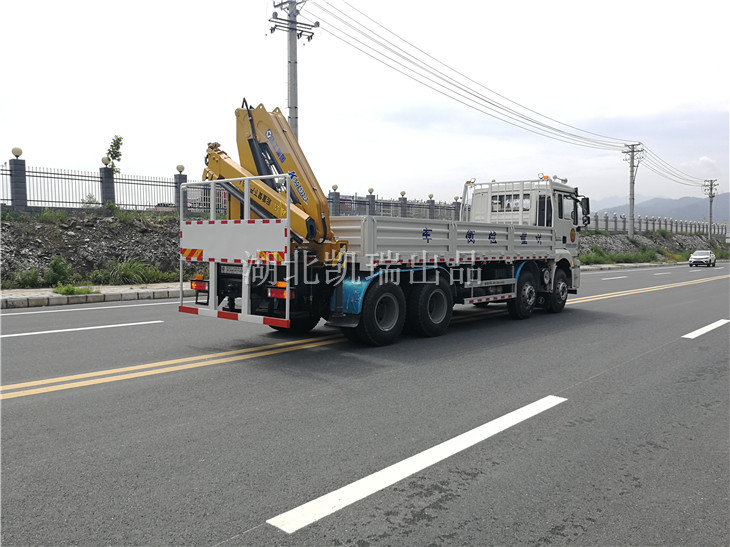 許昌市質量監督檢驗測試中心檢衡車(右后) 許昌市質量監督檢驗測試中心檢衡車(右后)