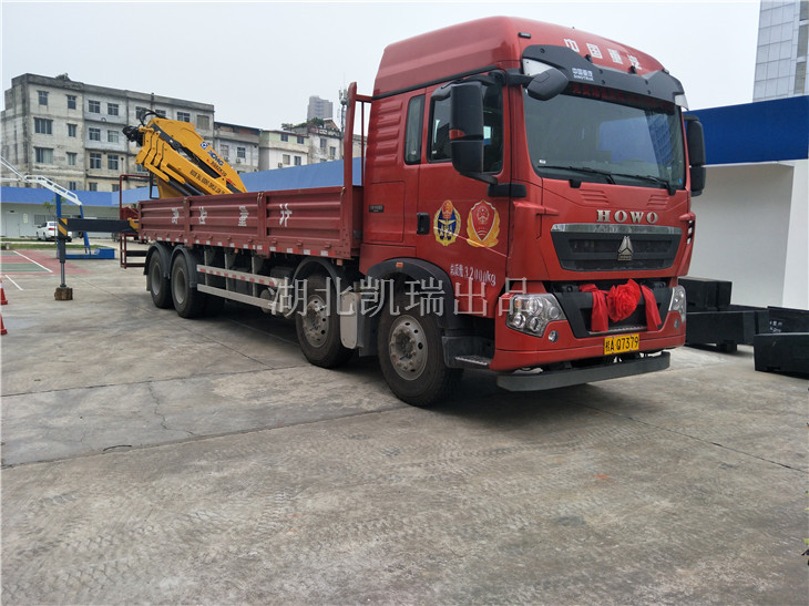 廣西橫縣計量所檢衡車停放院內右前 廣西橫縣計量所檢衡車停放院內右前