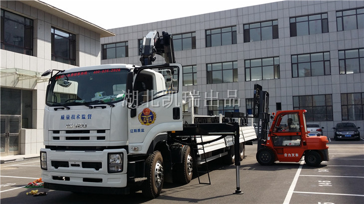 叉車叉運檢衡車上砝碼 叉車叉運檢衡車上砝碼