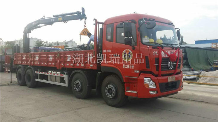 吊裝砝碼的過程 吊裝砝碼的過程